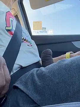 RoodoggXL online show from December 2025 06:35:01 PM