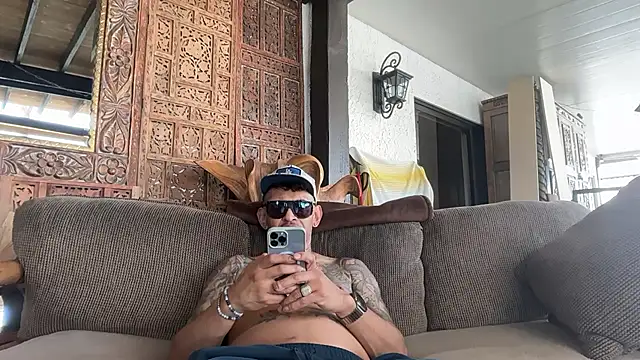 Snapshot of RoodoggXL chatting on February 2026 09:26:01 PM RoodoggXL online show from February 2026 09:26:01 PM