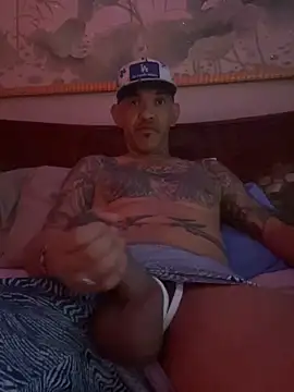 RoodoggXL online show from September 2025 12:38:01 AM