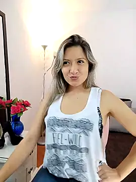 valeriahunter1 online show from October 2025 07:33:01 PM