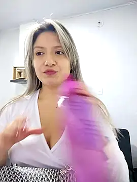 valeriahunter1 online show from February 2026 11:15:01 PM