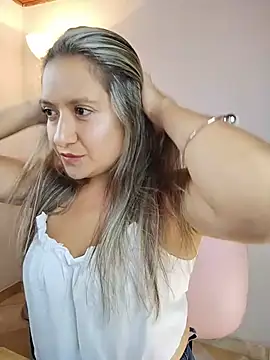 valeriahunter1 online show from July 2026 10:40:02 PM