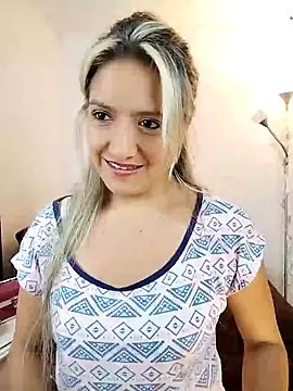 valeriahunter1 online show from January 2025 11:38:01 PM