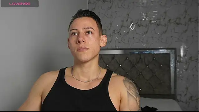Snapshot of Muscle_King_Cum chatting on May 2026 01:48:01 PM Muscle King Cum online show from May 2026 01:48:01 PM