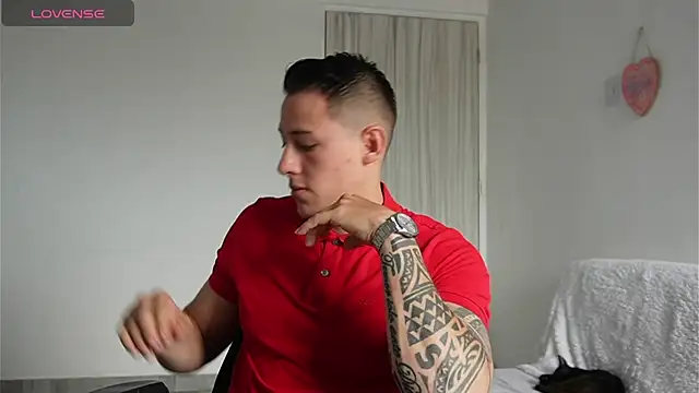 Muscle King Cum online show from April 2026 02:29:02 PM