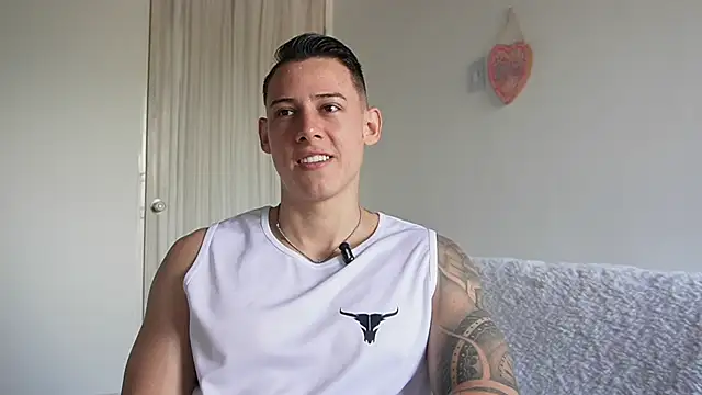 Snapshot of Muscle_King_Cum chatting on May 2026 01:31:02 PM Muscle King Cum online show from May 2026 01:31:02 PM