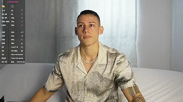 Snapshot of Muscle_King_Cum chatting on November 2025 02:50:02 PM Muscle King Cum online show from November 2025 02:50:02 PM