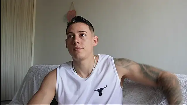 Snapshot of Muscle_King_Cum chatting on June 2026 01:56:02 PM Muscle King Cum online show from June 2026 01:56:02 PM