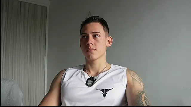 Snapshot of Muscle_King_Cum chatting on June 2026 02:50:01 PM Muscle King Cum online show from June 2026 02:50:01 PM