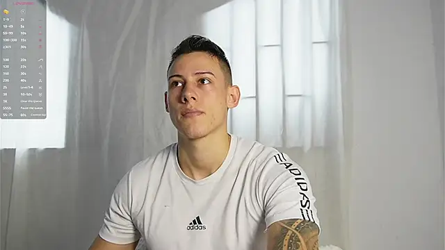 Snapshot of Muscle_King_Cum chatting on January 2026 03:05:02 PM Muscle King Cum online show from January 2026 03:05:02 PM