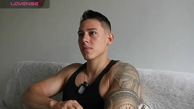 Snapshot of Muscle_King_Cum chatting on July 2026 01:41:02 PM Muscle King Cum online show from July 2026 01:41:02 PM