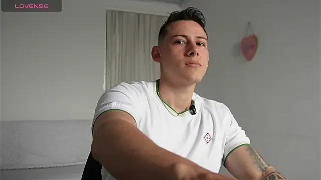 Muscle King Cum online show from April 2026 01:59:01 PM