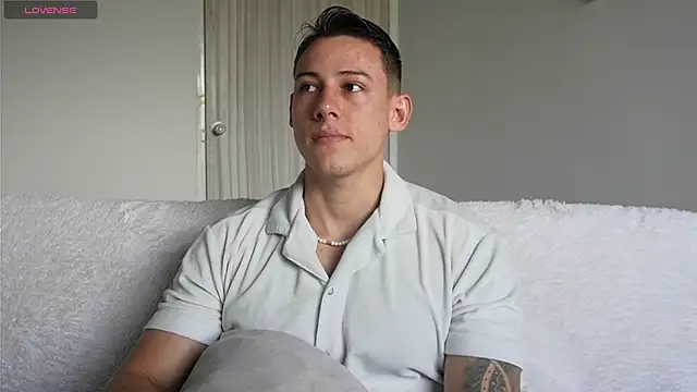 Snapshot of Muscle_King_Cum chatting on July 2026 01:32:01 PM Muscle King Cum online show from July 2026 01:32:01 PM