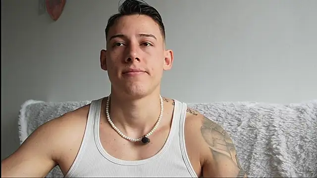 Snapshot of Muscle_King_Cum chatting on June 2026 01:27:02 PM Muscle King Cum online show from June 2026 01:27:02 PM