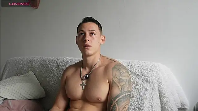 Snapshot of Muscle_King_Cum chatting on July 2026 02:34:01 PM Muscle King Cum online show from July 2026 02:34:01 PM