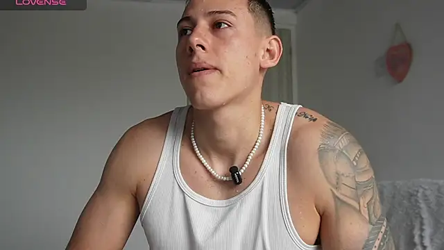 Snapshot of Muscle_King_Cum chatting on May 2026 02:03:01 PM Muscle King Cum online show from May 2026 02:03:01 PM