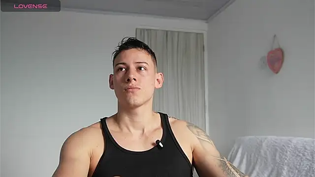 Muscle King Cum online show from April 2026 01:07:02 PM