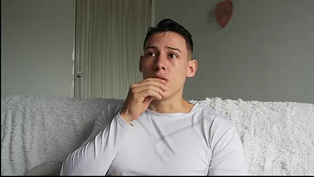 Snapshot of Muscle_King_Cum chatting on June 2026 04:39:01 PM Muscle King Cum online show from June 2026 04:39:01 PM