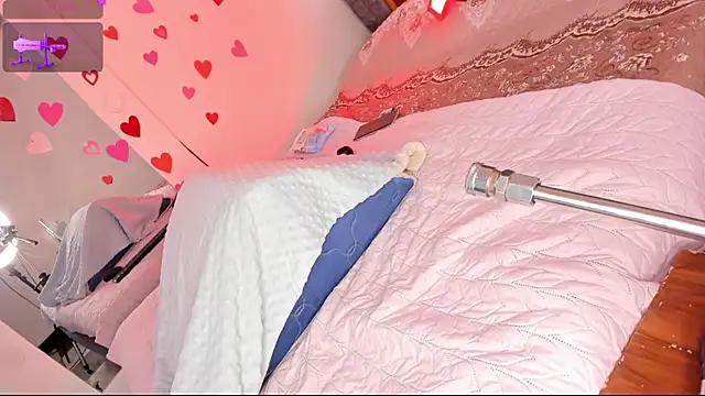 Hilary Smile  online show from November 2025 08:14:01 PM