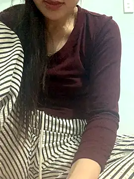 Hoanami online show from November 2025 04:17:02 PM