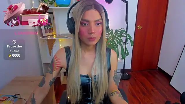 Yeriawaddell  online show from January 2025 03:40:02 PM