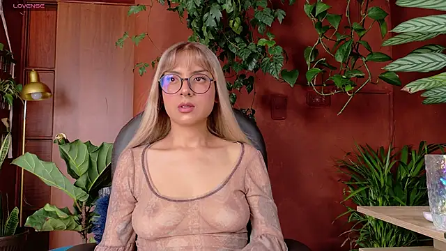Snapshot of Yeriawaddell_ chatting on May 2026 08:49:02 PM Yeriawaddell online show from May 2026 08:49:02 PM