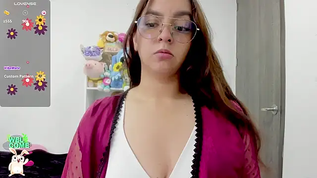 Snapshot of Valery7rose_ chatting on July 2026 02:58:02 PM Valery7rose online show from July 2026 02:58:02 PM