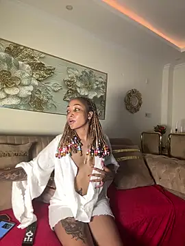 Candiey001 online show from May 2026 10:48:02 PM
