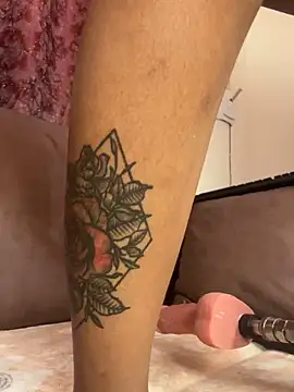 Candiey001 online show from April 2026 11:33:01 PM