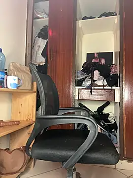 Candiey001 online show from February 2026 01:05:02 AM