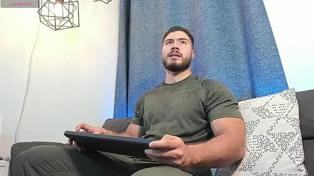 SebastianVilla  online show from February 2025 10:58:01 PM