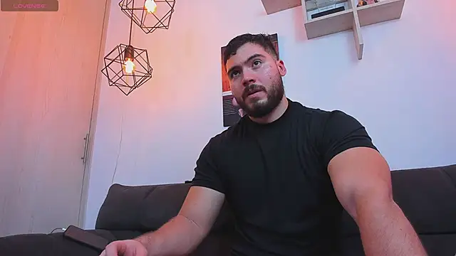 SebastianVilla  online show from February 2026 06:19:01 PM