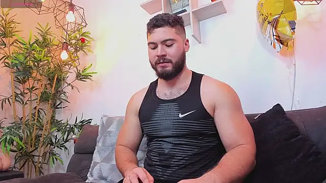 SebastianVilla  online show from April 2026 10:04:01 PM