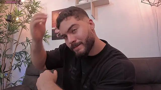 SebastianVilla  online show from November 2025 12:33:02 AM