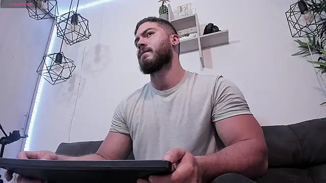 SebastianVilla  online show from March 2025 02:35:02 PM