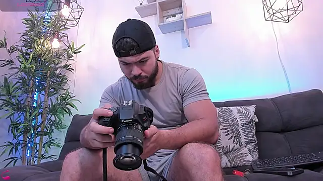 SebastianVilla  online show from March 2025 01:40:02 PM