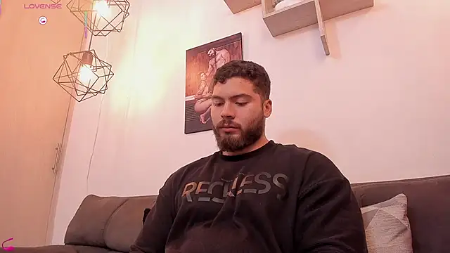 SebastianVilla  online show from September 2025 11:05:01 PM