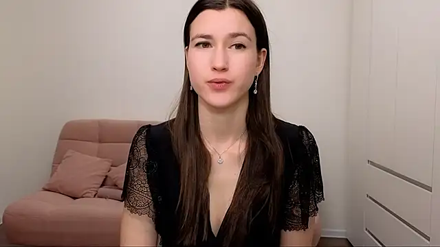 Snapshot of AliciaNewell chatting on February 2025 03:10:01 PM AliciaNewell online show from February 2025 03:10:01 PM