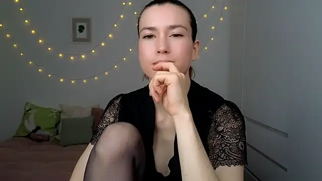 Snapshot of AliciaNewell chatting on July 2026 04:19:01 AM AliciaNewell online show from July 2026 04:19:01 AM
