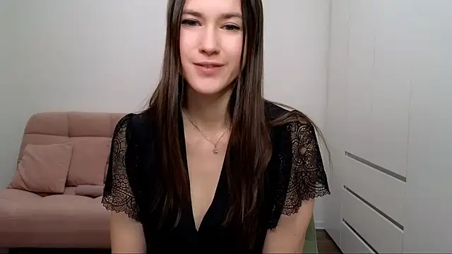 Snapshot of AliciaNewell chatting on February 2025 12:08:01 PM AliciaNewell online show from February 2025 12:08:01 PM