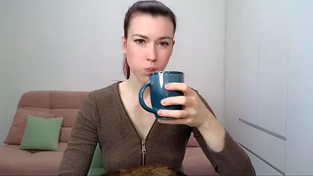 Snapshot of AliciaNewell chatting on September 2025 10:09:02 AM AliciaNewell online show from September 2025 10:09:02 AM