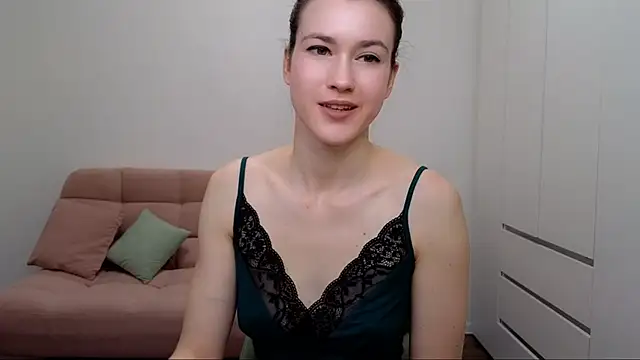 Snapshot of AliciaNewell chatting on February 2025 11:43:01 AM AliciaNewell online show from February 2025 11:43:01 AM