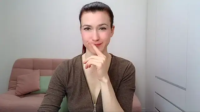 Snapshot of AliciaNewell chatting on September 2025 08:04:01 AM AliciaNewell online show from September 2025 08:04:01 AM