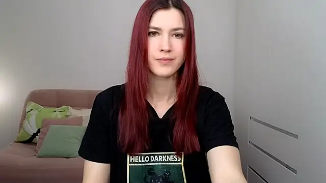 Snapshot of AliciaNewell chatting on October 2025 06:32:02 AM AliciaNewell online show from October 2025 06:32:02 AM