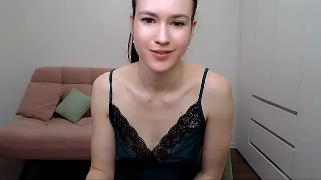 Snapshot of AliciaNewell chatting on February 2025 02:48:01 PM AliciaNewell online show from February 2025 02:48:01 PM