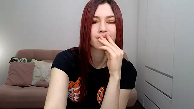 AliciaNewell online show from October 2025 06:01:01 AM