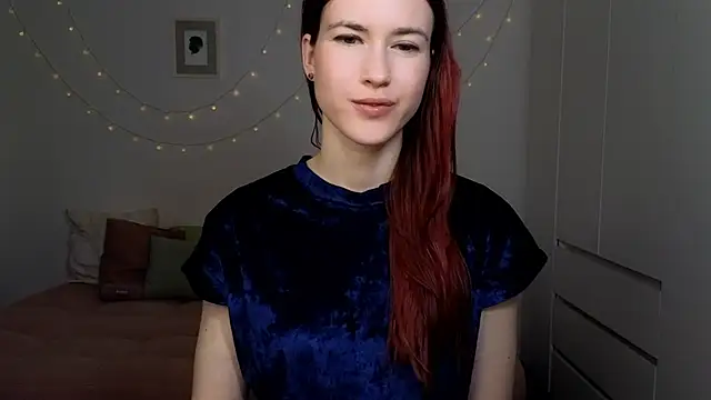 AliciaNewell online show from April 2026 07:09:01 PM