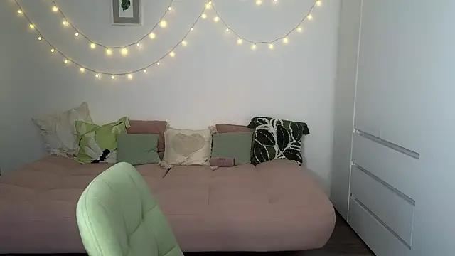 AliciaNewell online show from March 2026 02:46:02 PM