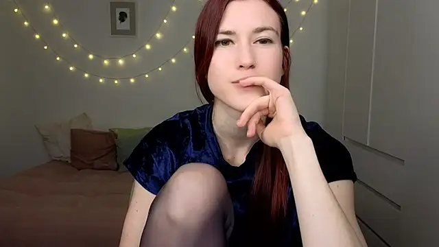 AliciaNewell online show from April 2026 05:08:02 PM