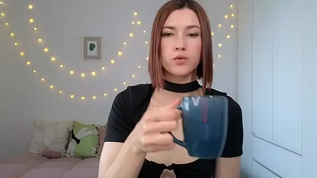 Snapshot of AliciaNewell chatting on June 2026 04:56:02 AM AliciaNewell online show from June 2026 04:56:02 AM